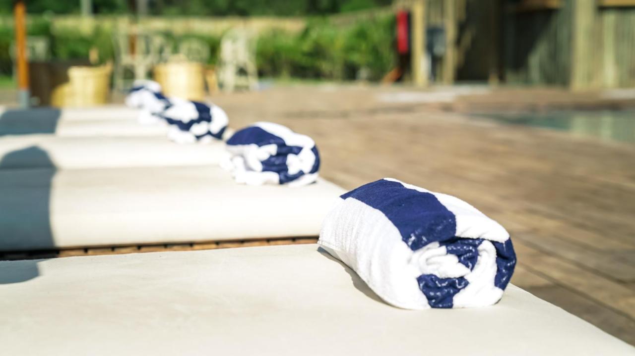 Casagrande Hotel & Beach Club José Ignacio Exteriér fotografie A rolled beach towel